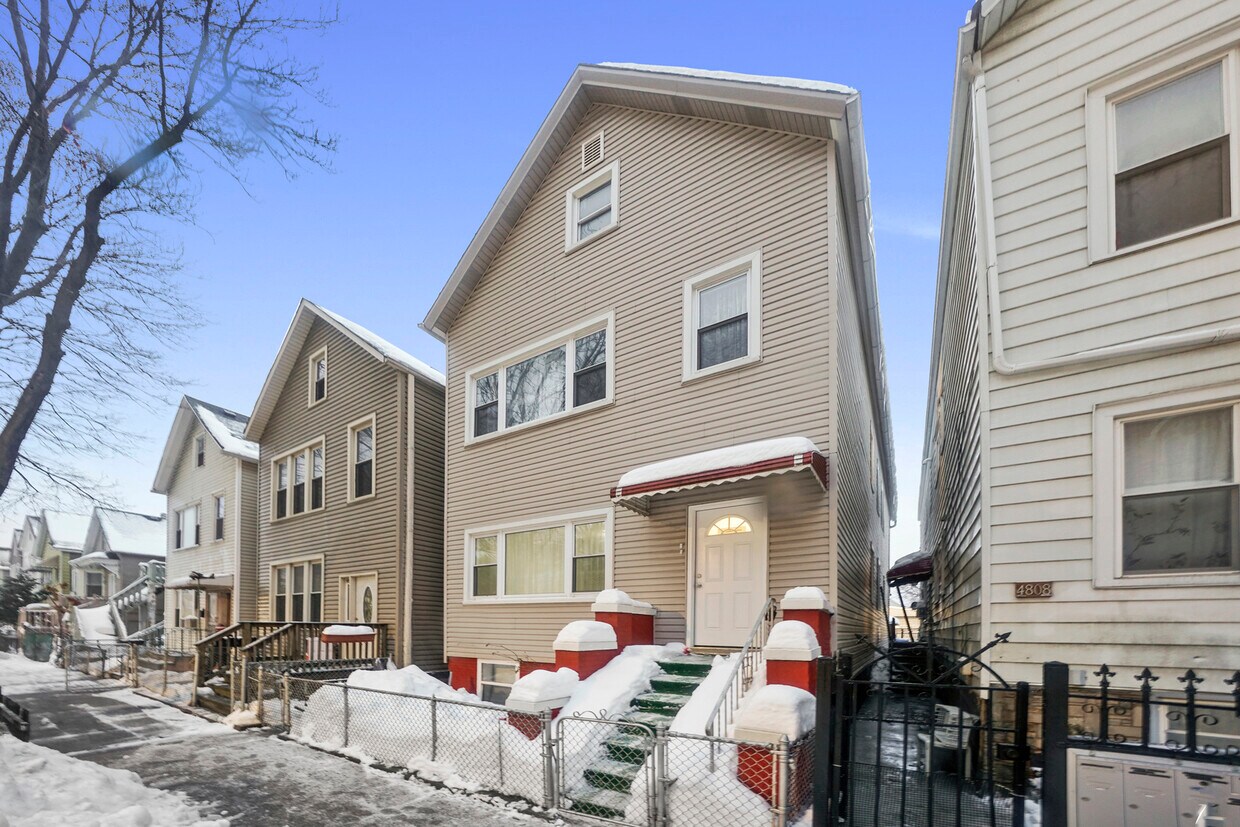 Primary Photo - 4810 S Hermitage Ave