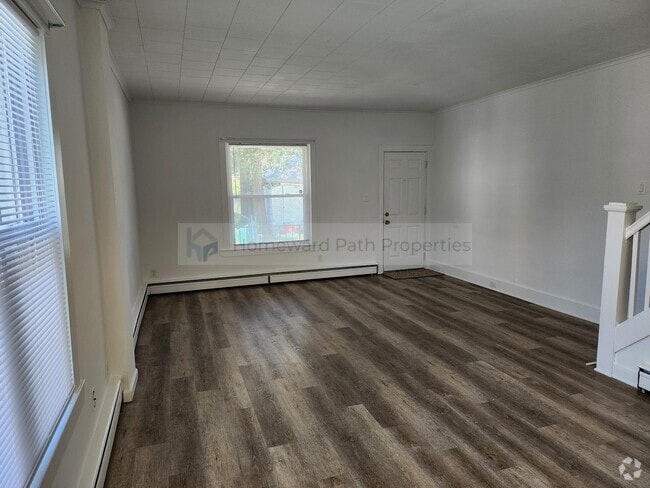 Building Photo - 749 Roberts Ct