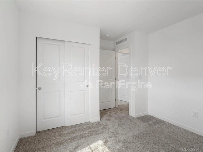 Foto del edificio - 2028 S Holly St