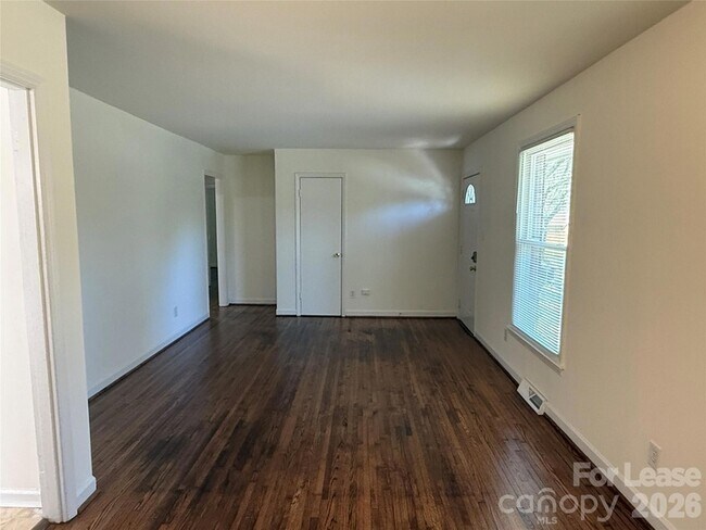 Foto del edificio - 4629 Cinderella Rd