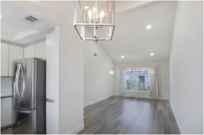 Building Photo - 49 Whippoorwill Ln