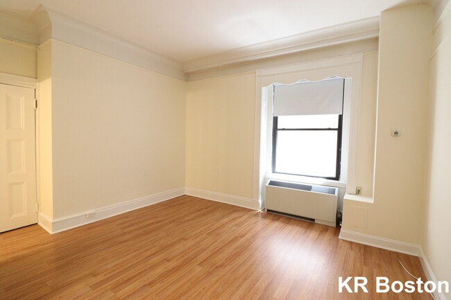 Building Photo - 86 Beacon St