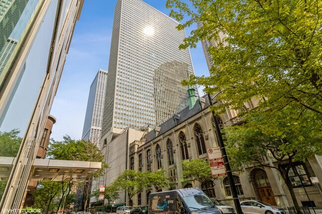 Building Photo - 111 E Chestnut St