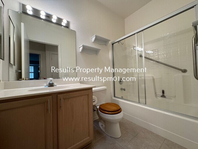 Building Photo - 2 Bed 2 Bath Sun City Roseville 55+
