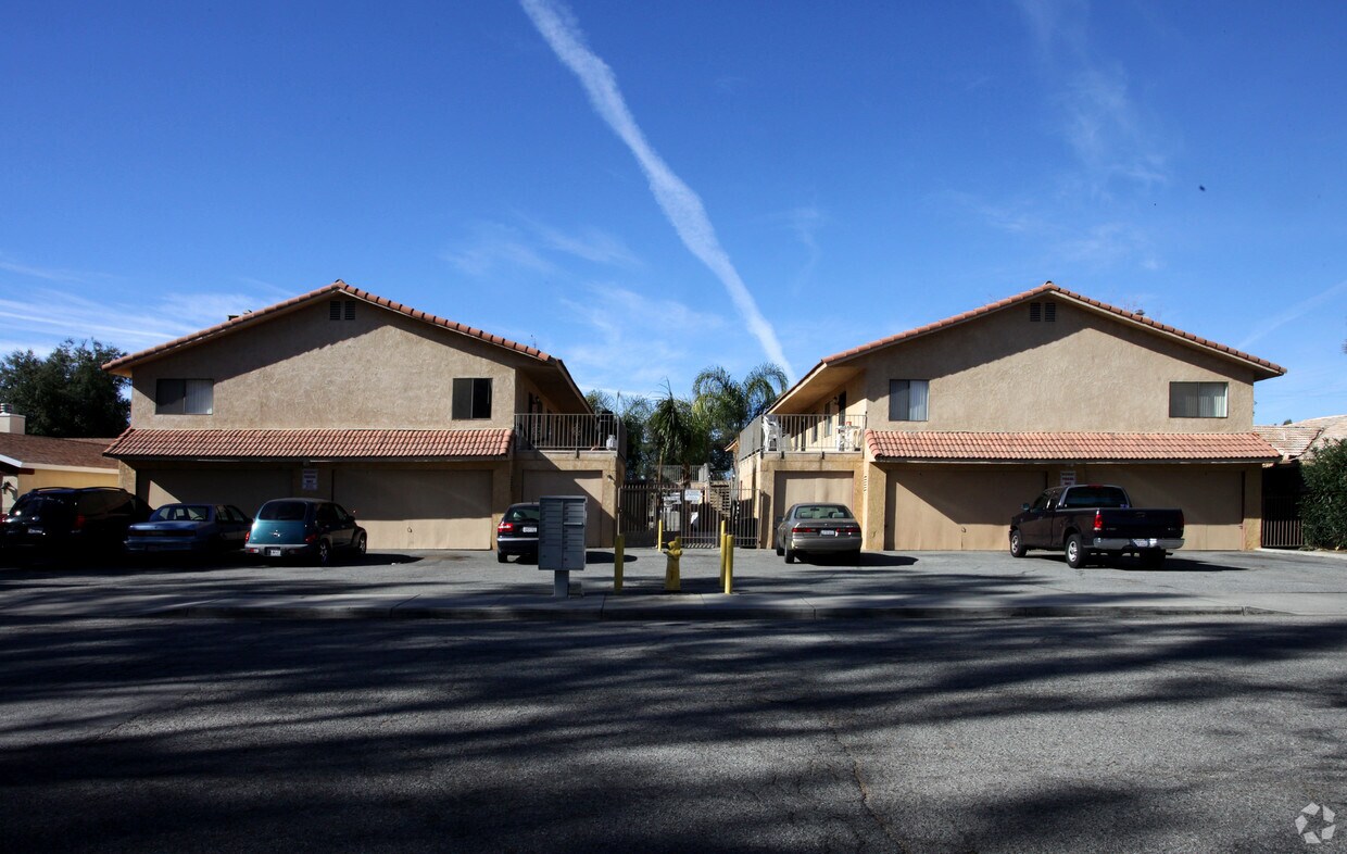 Foto del edificio - 851 Magnolia Ave