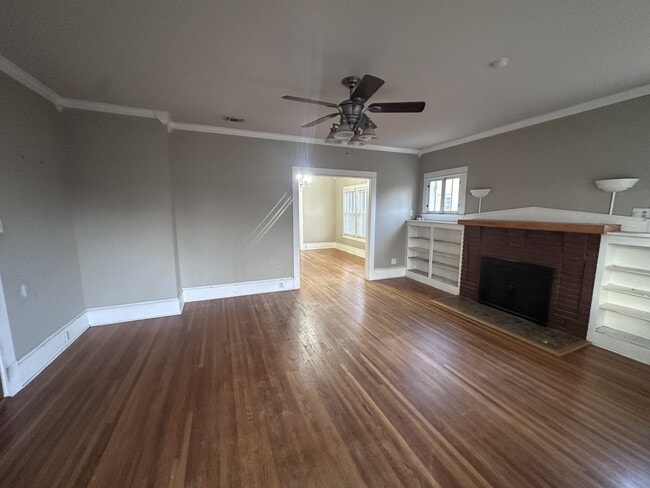 Building Photo - 215 N Washington St