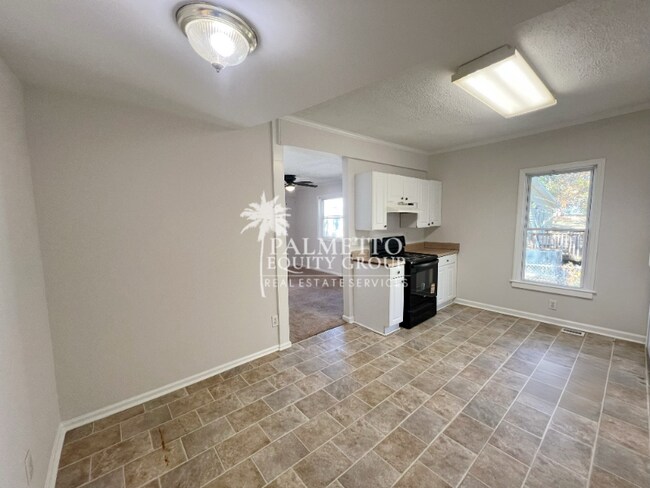 Building Photo - 823 Silver Ave