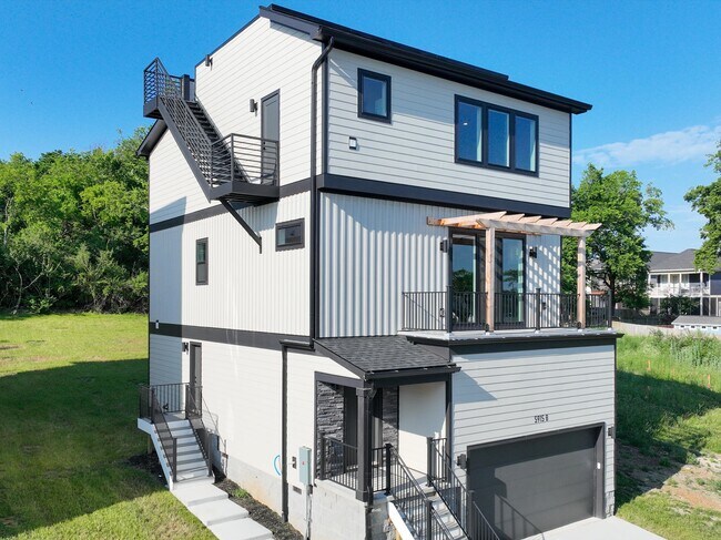 Foto del edificio - 5915 Maxon Ave