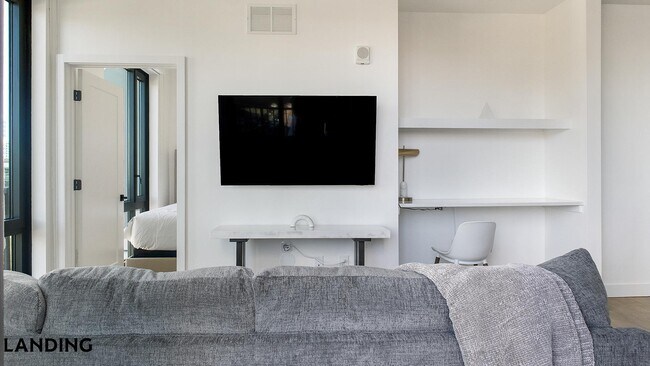 Building Photo - 1007 S Mint St