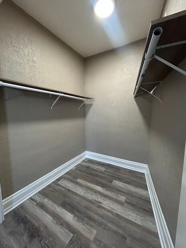 Foto del edificio - 5207 Montgomery Rd