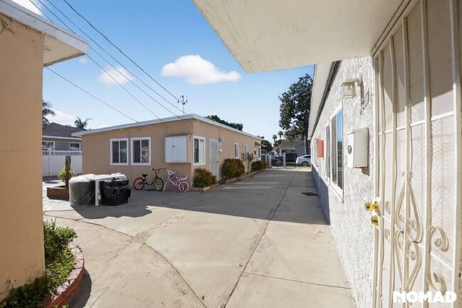 Building Photo - Charming 2 Bedroom 1 Bath Apartment For Rent