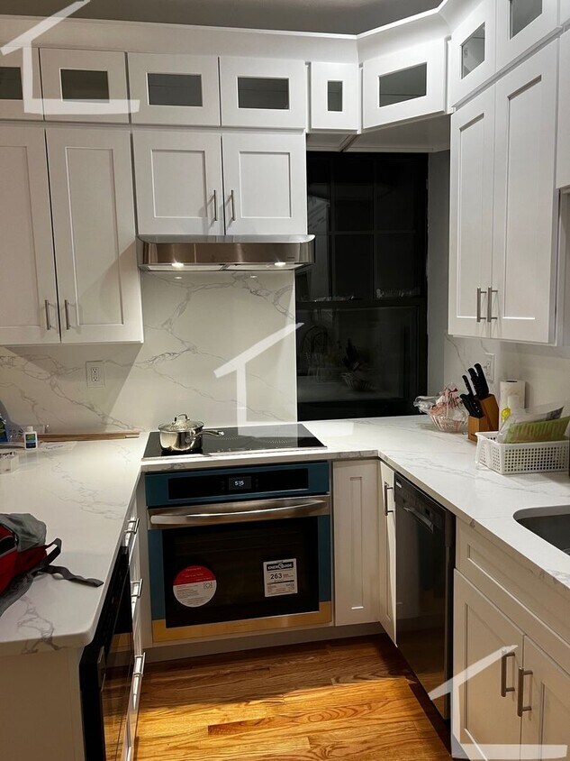 Foto principal - SEPT RENOVATED 3 bed at Packard's Corner! ...