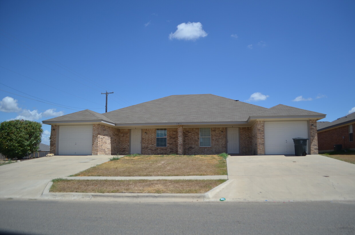 Primary Photo - 3800 Pecos Dr