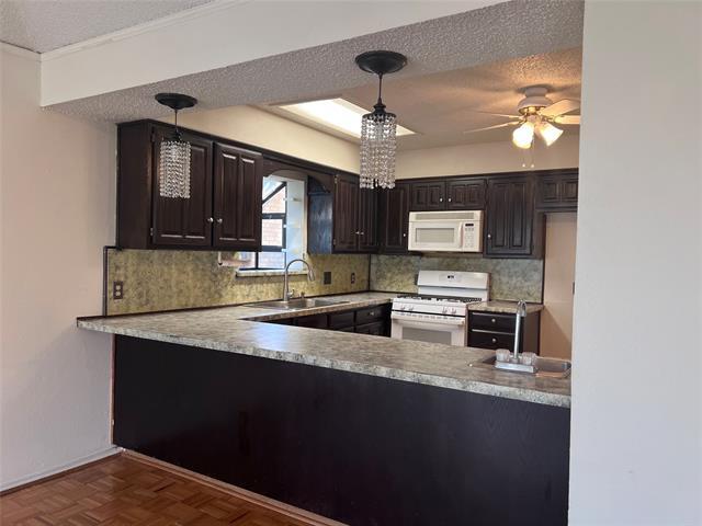 Building Photo - 829 Country Club Pl