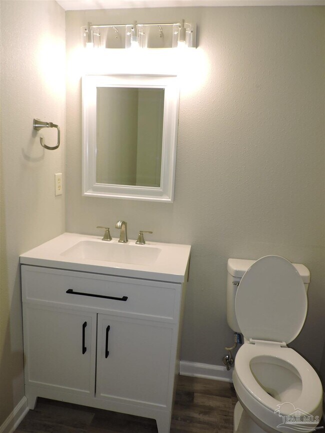 Foto del edificio - 1498 John Carroll Dr