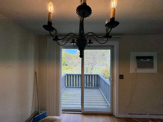 Foto del edificio - 2 bedroom, 1 bathroom