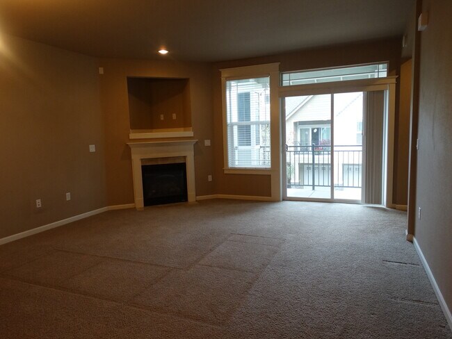 Foto del edificio - 3640 Summerlinn Dr