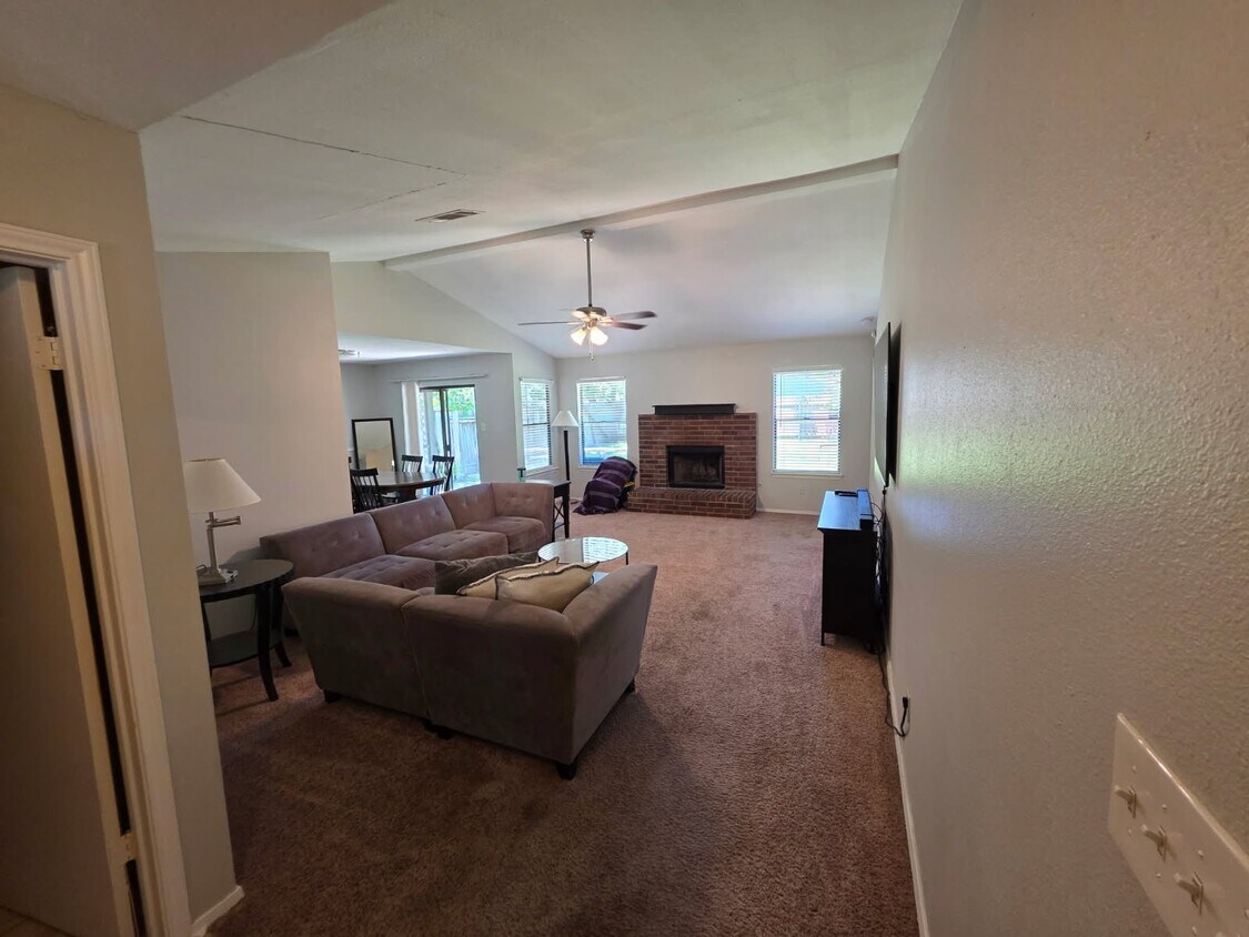 Foto principal - 900 Valley Glen Cove