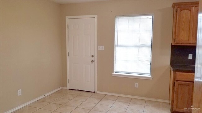 Foto del edificio - 40 Mile 11 N