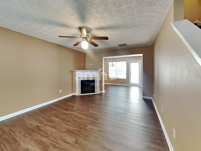 Building Photo - 6110 Flagstaf Walk