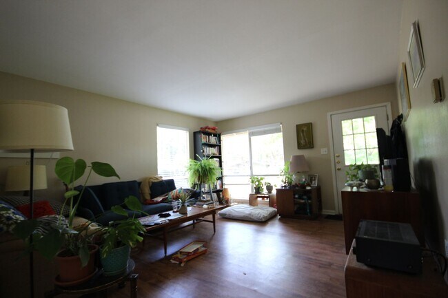 Foto del edificio - Clean South Austin 3/1 House w/ Carport, P...