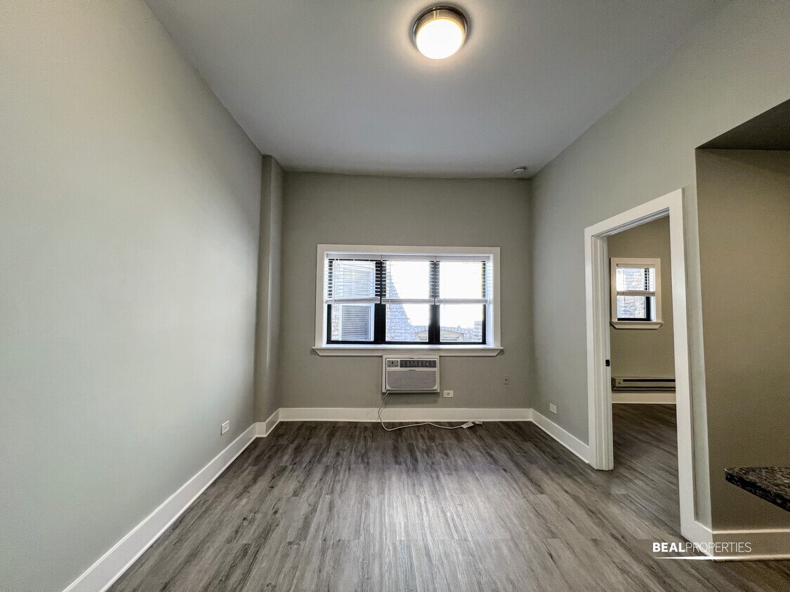 Foto principal - 1435 N Dearborn St