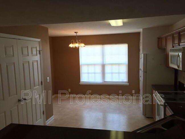 Building Photo - 120 Wolverine Ct