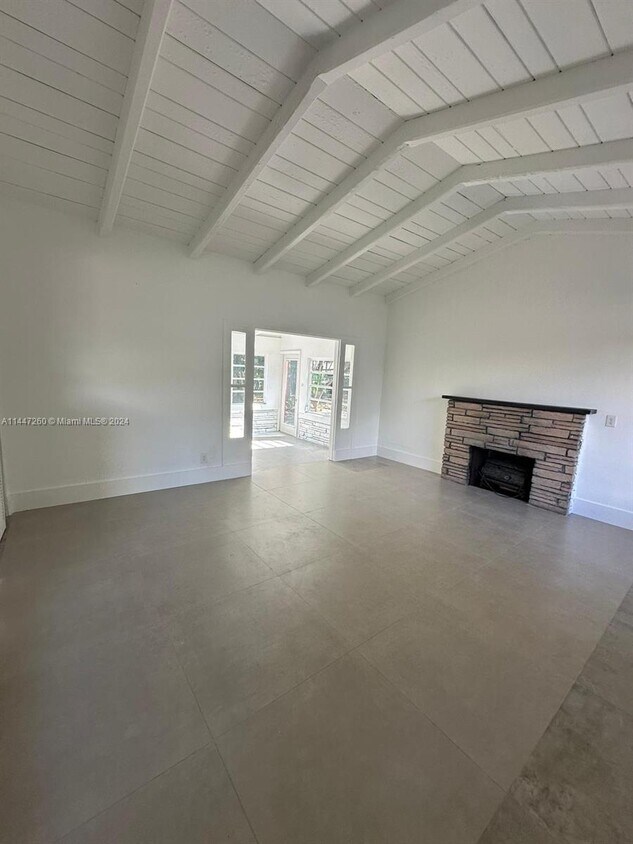 Foto principal - 3245 Hibiscus St
