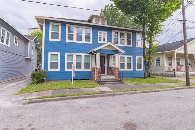 Building Photo - 1603 Alamo St