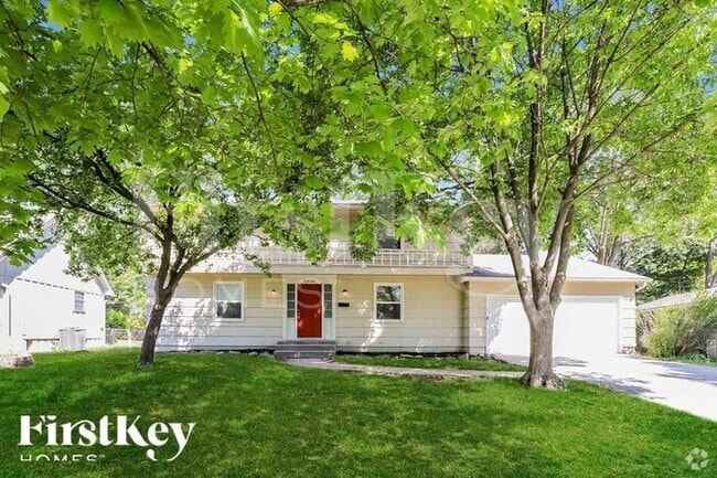 Building Photo - 8408 W 89th St
