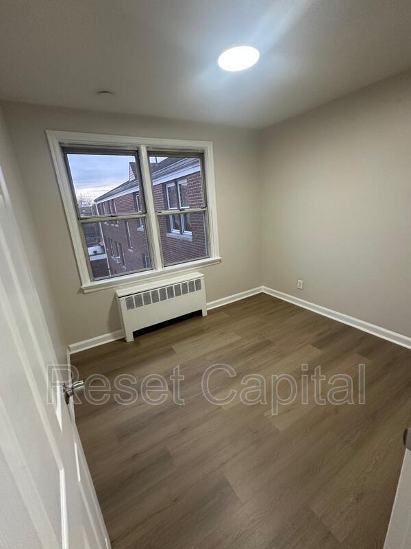 Foto del edificio - 44 Irving Ave