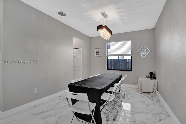 Foto del edificio - 268 NE 210th Way