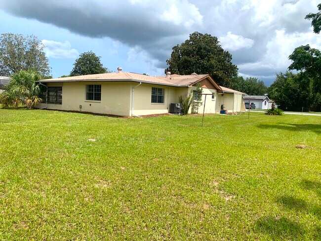 Foto del edificio - 9408 River Rd