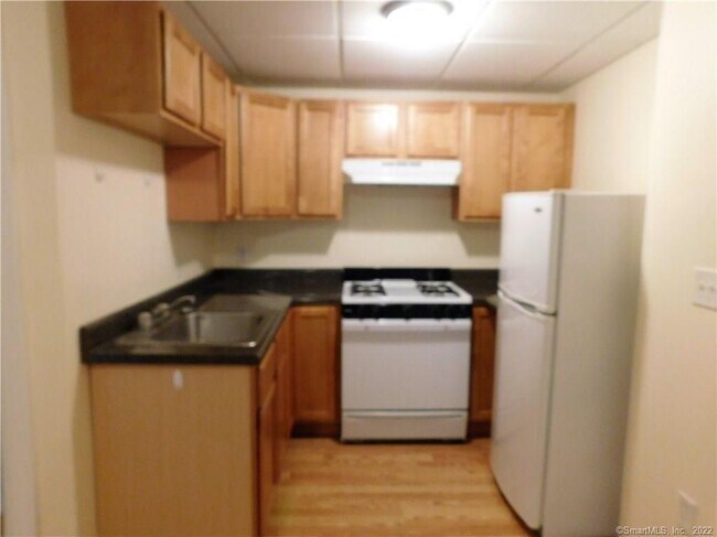 Foto del edificio - 512 Townsend Ave