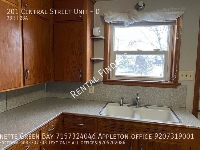 Building Photo - 201 Central St