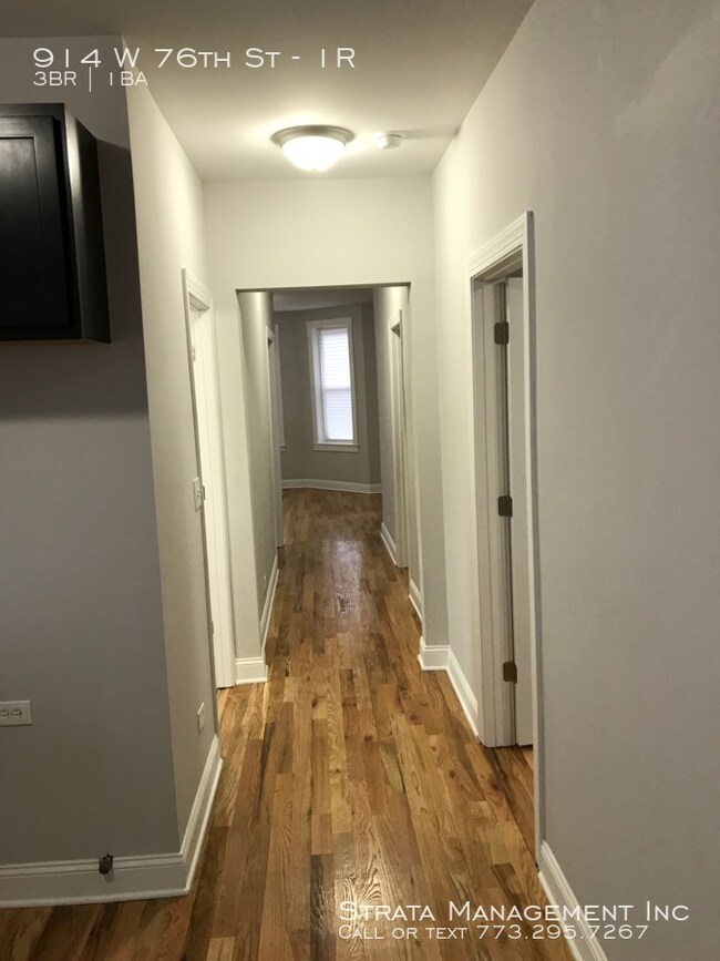 Building Photo - 914 W 76th St