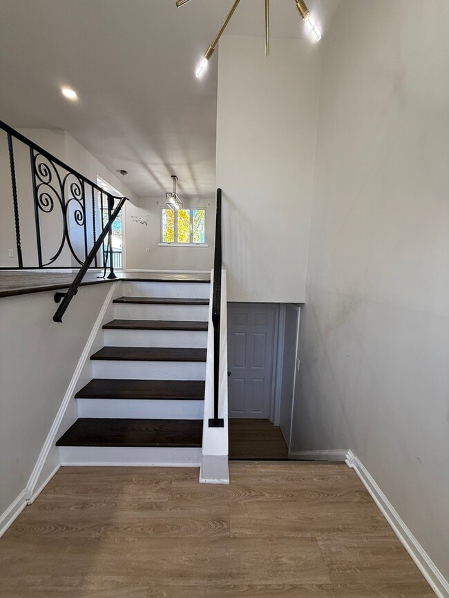 Photo - 205 Mardale Dr House