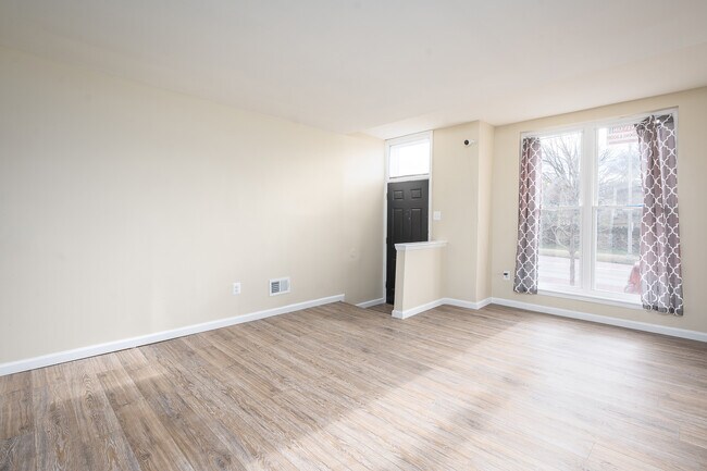 Foto del edificio - 820 E North Ave