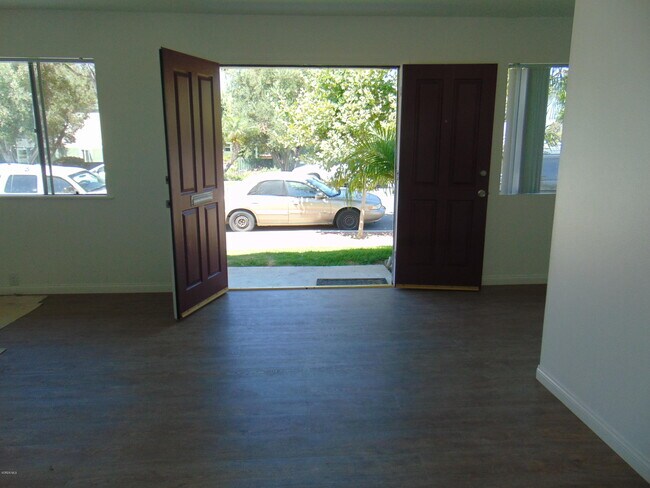 Foto del edificio - 626 College Dr