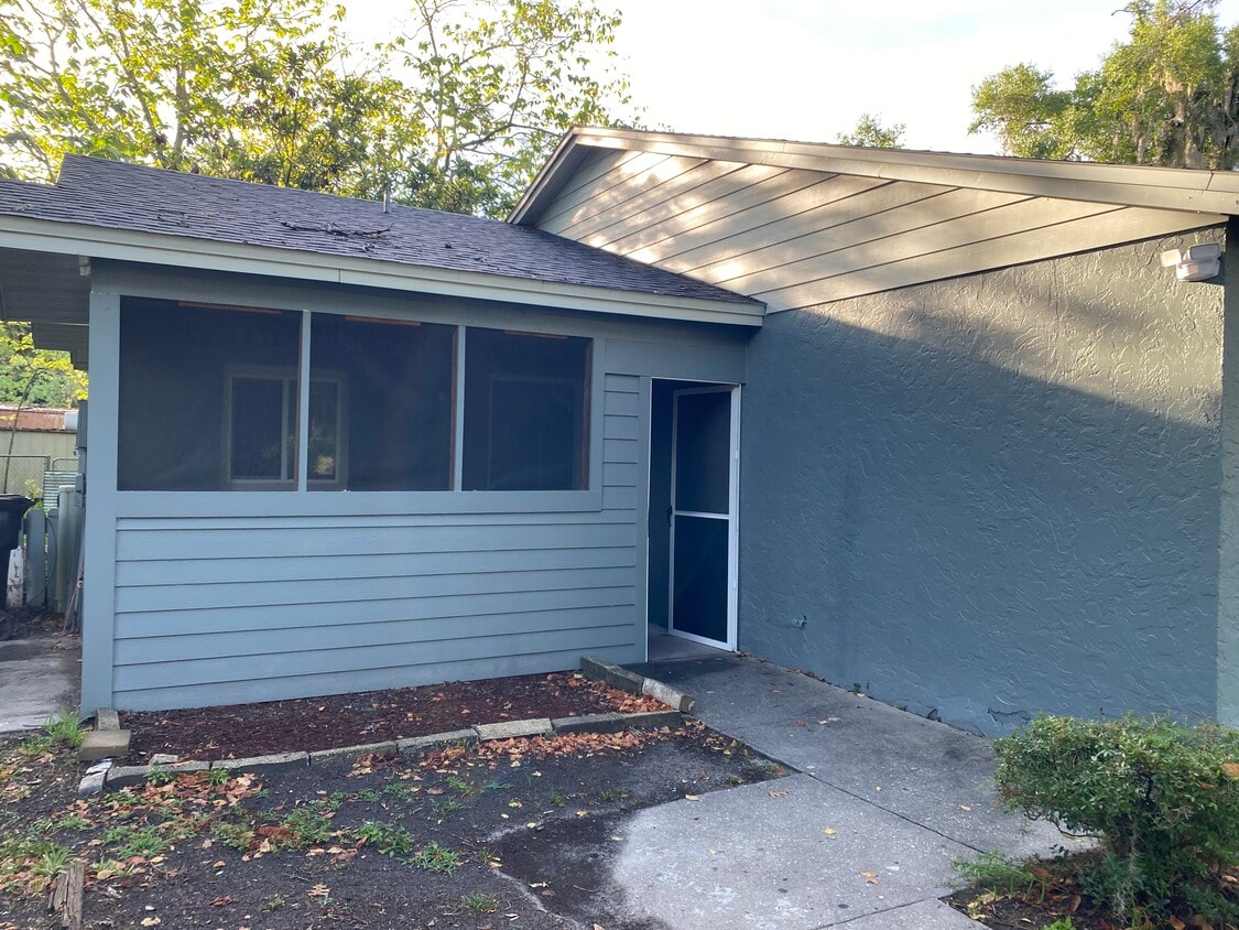 Foto principal - 603 SW 2nd Ter
