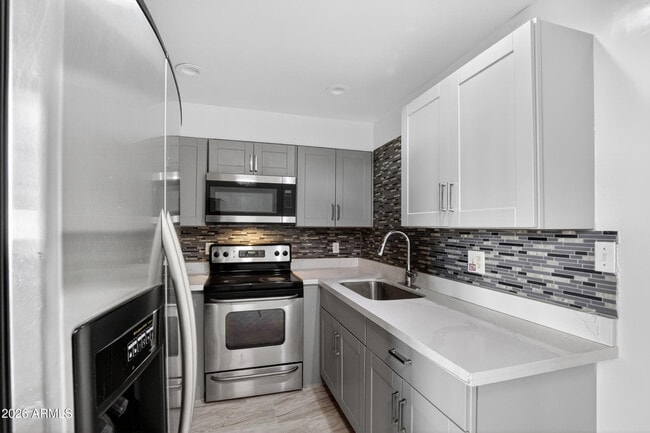 Building Photo - 2925 N 38th St