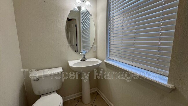Foto del edificio - 12999 Sunset Lake Dr