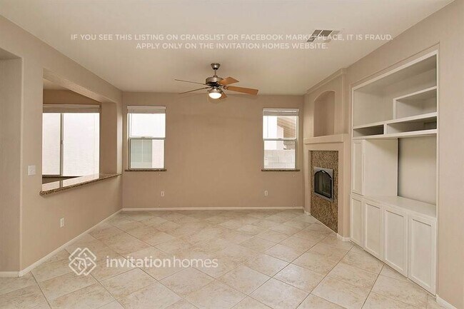 Foto del edificio - 9401 Sparkling Waters Ave