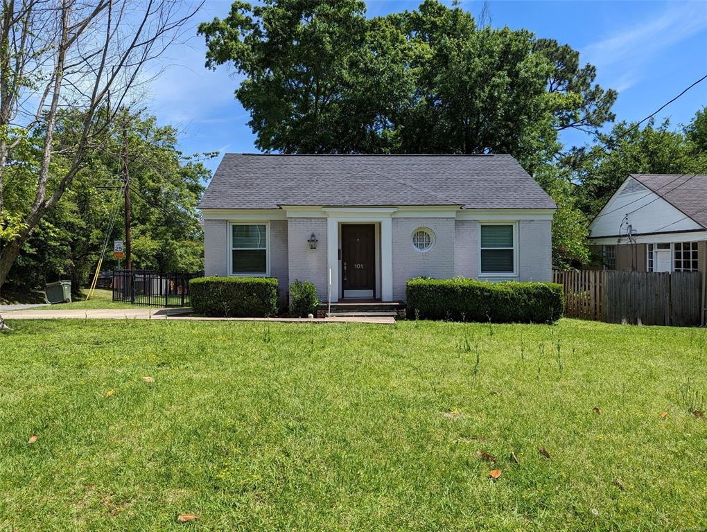 Primary Photo - 101 Oak Forest Dr
