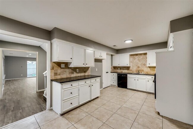 Building Photo - 349 Towne House Ln