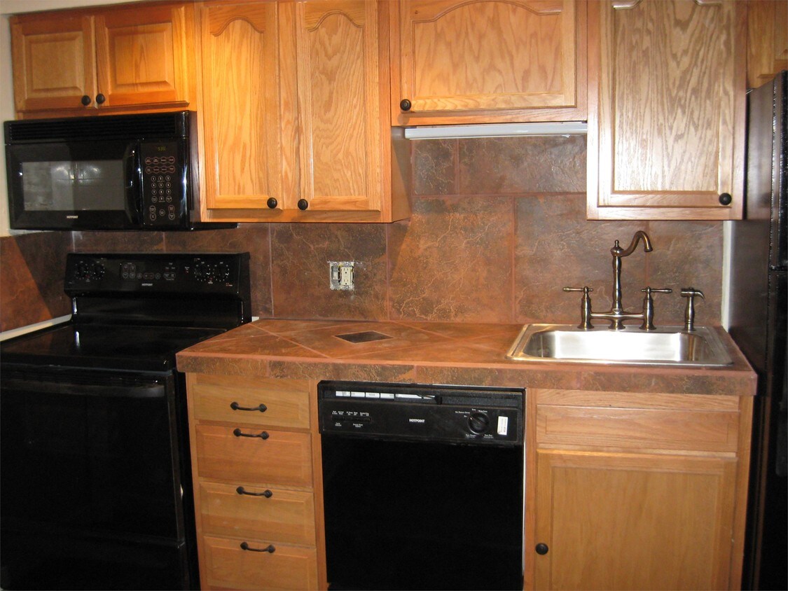 151 Robinson St Unit 24, Pittsburgh, PA 15213 Apartment for Rent in