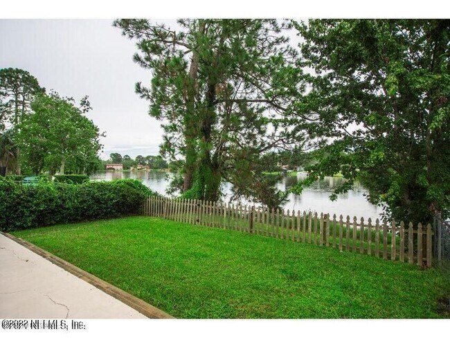 Building Photo - 11708 Fort Caroline Lakes Dr