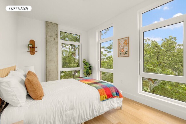 Foto del edificio - 585 Argyle Rd