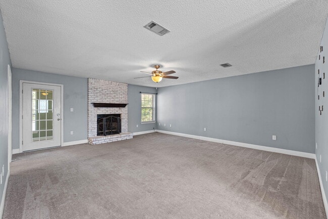 Foto del edificio - 3171 Airport Rd