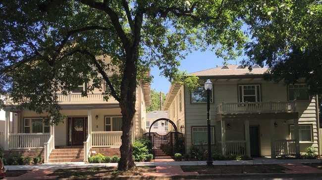 Building Photo - 1319 G St